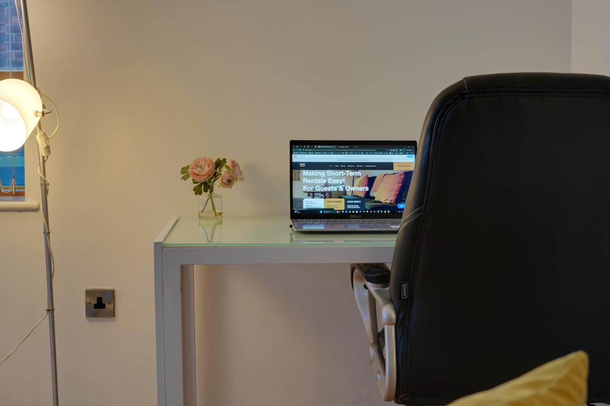 שפילד Stylish 2 Bed Apt 18 - City Centre, Free Parking, Espresso Machine & Netflix - Hosted By Stay Host Save מראה חיצוני תמונה