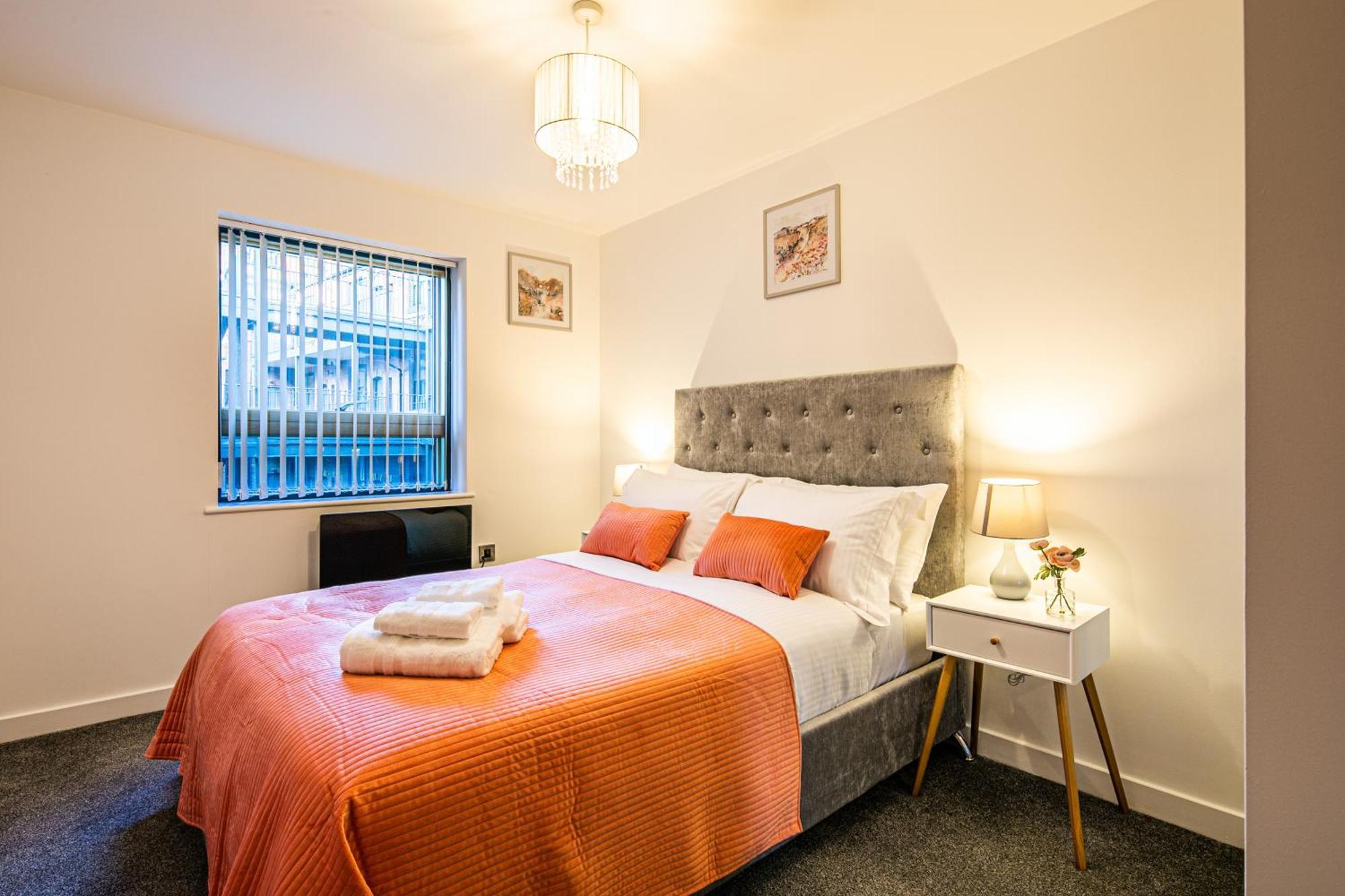 שפילד Stylish 2 Bed Apt 18 - City Centre, Free Parking, Espresso Machine & Netflix - Hosted By Stay Host Save מראה חיצוני תמונה