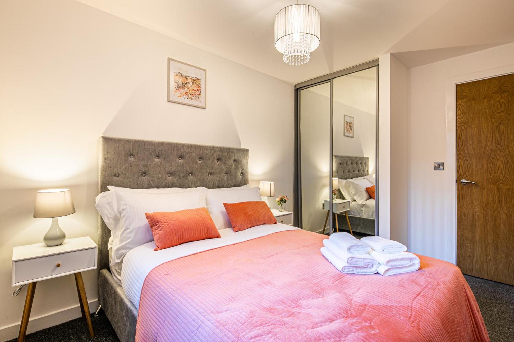 שפילד Stylish 2 Bed Apt 18 - City Centre, Free Parking, Espresso Machine & Netflix - Hosted By Stay Host Save מראה חיצוני תמונה