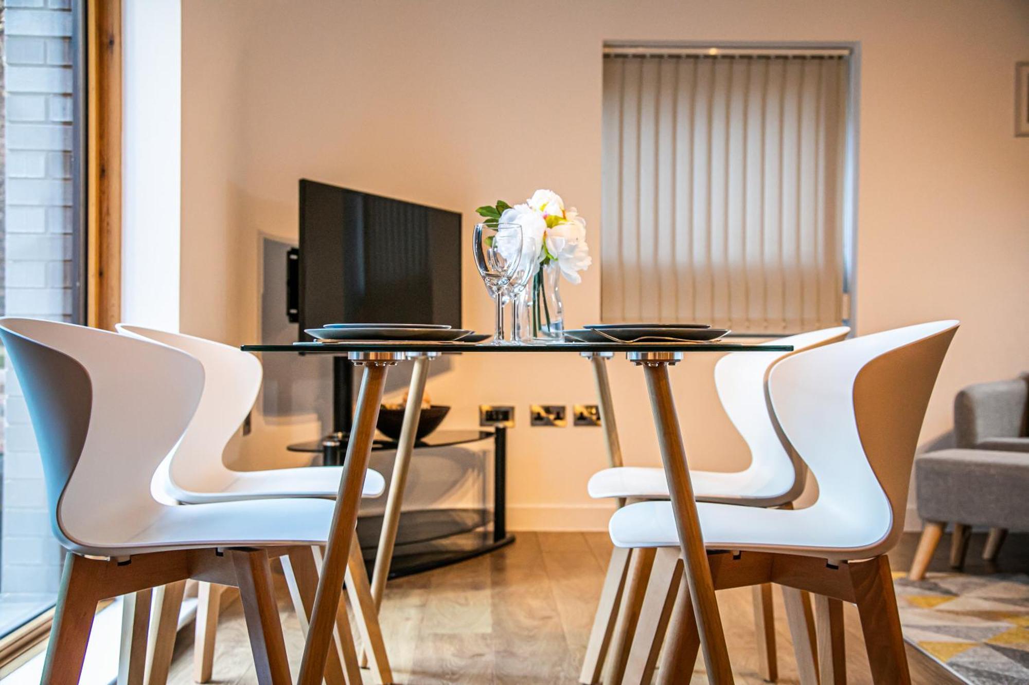 שפילד Stylish 2 Bed Apt 18 - City Centre, Free Parking, Espresso Machine & Netflix - Hosted By Stay Host Save מראה חיצוני תמונה