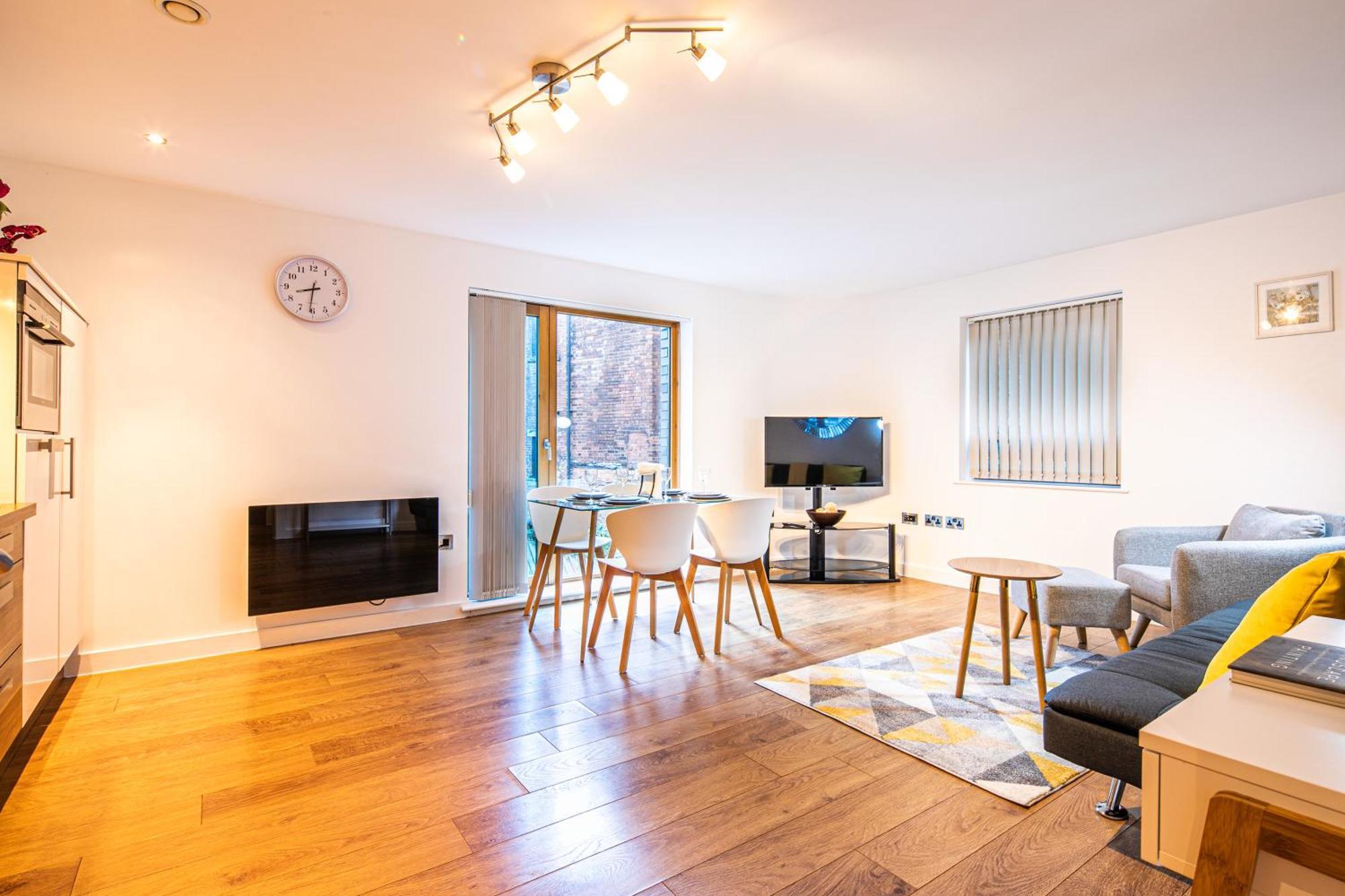 שפילד Stylish 2 Bed Apt 18 - City Centre, Free Parking, Espresso Machine & Netflix - Hosted By Stay Host Save מראה חיצוני תמונה
