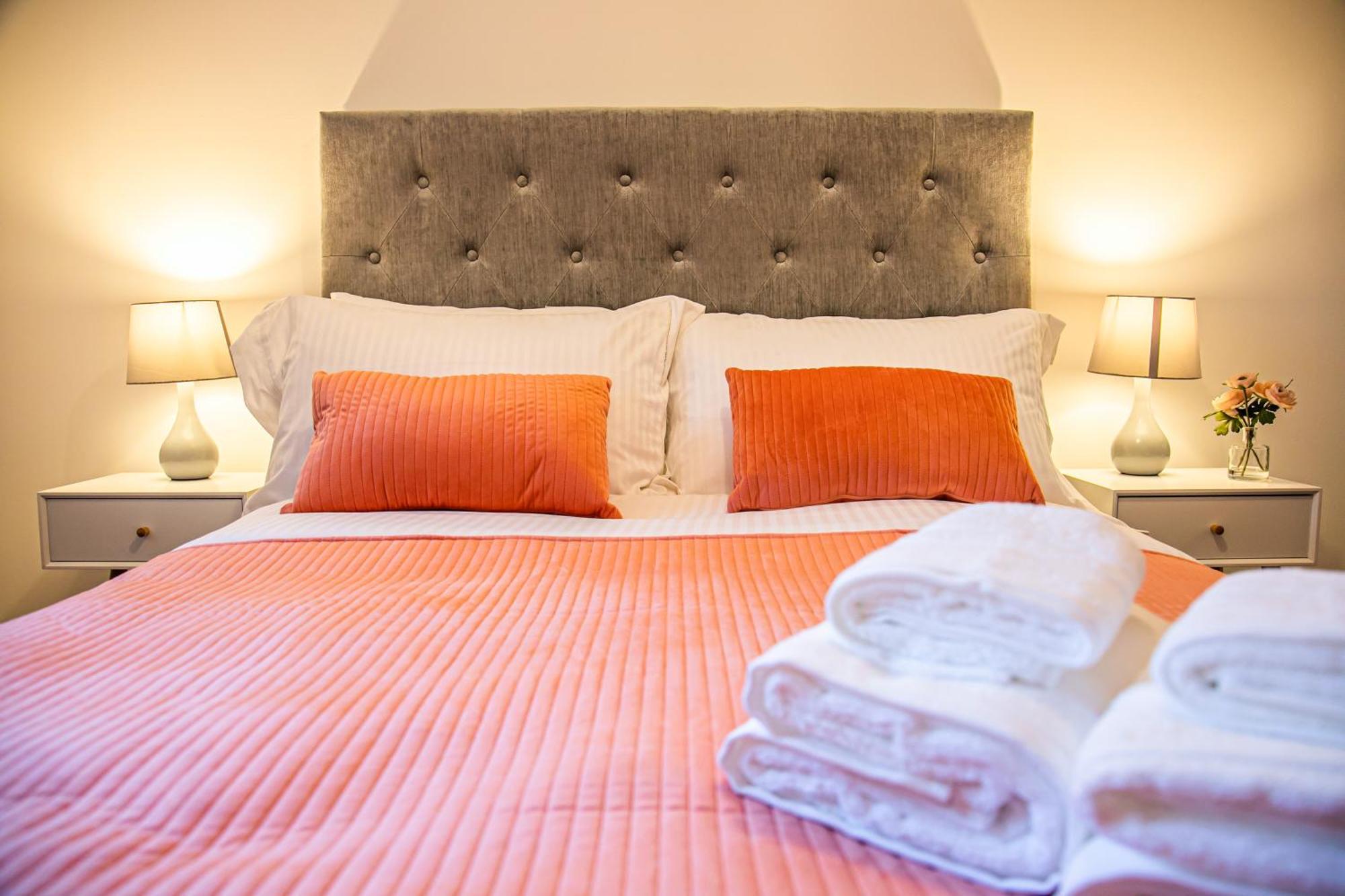 שפילד Stylish 2 Bed Apt 18 - City Centre, Free Parking, Espresso Machine & Netflix - Hosted By Stay Host Save מראה חיצוני תמונה